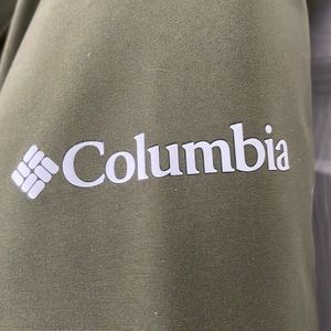 Columbia winter jacket. Olive. Size M. Fully reversible.